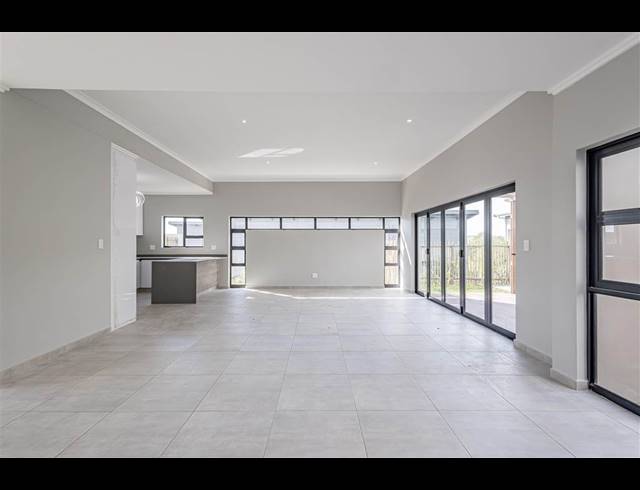 4 BEDROOM HOUSE FOR SALE IN PALM LAKES ESTATE